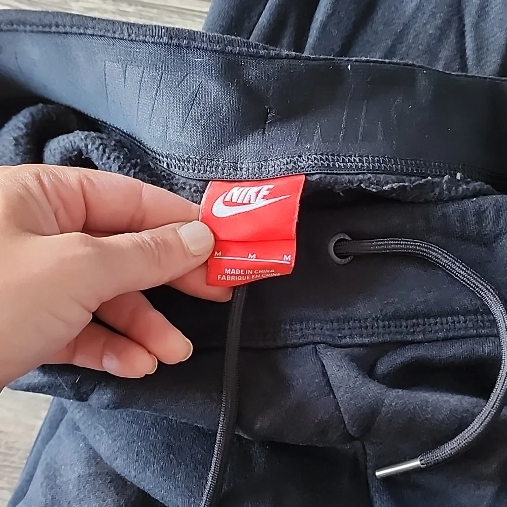 Womens nike sweatpants - Picture 2 of 3